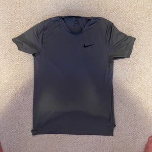 NIKE PRO TEE